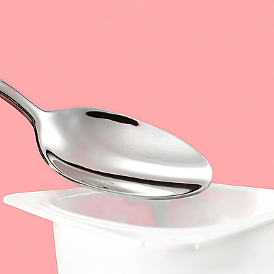 포토 JPG 해외이미지 분홍색 사람없음 숟가락 요거트 플라스틱통 해외포토 컬러 유제품 수저 통 플라스틱 파일형식 이미지허브