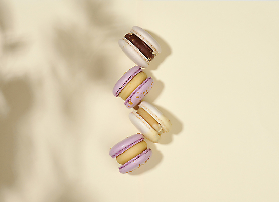 포토 JPG 해외이미지 실내 그림자 사람없음 달콤 마카롱 베이지색배경 해외포토 백그라운드 디저트 내부 맛 베이지색 파일형식 이미지허브