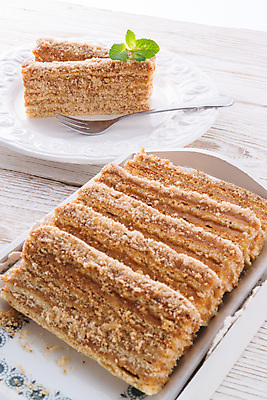 포토 JPG 해외이미지 1 접시 음식 조각 다이어트 디저트 기념 요리 사람없음 장식 컬러풀 갈색 파티 쿠키 우주 케이크 요식업 식당 초콜릿 희망 기쁨 흰색 축하 대접 신선 생일 황금 달콤 맛 큼 설탕 자르기 굽기 크림 싱글 층 꿀 고립 페스츄리 캐러멜 맛있는 해외포토 식기 기념일 감정 산업 빵 컬러 컨셉 모션 건강 이벤트 상점 크기 구이 파일형식 이미지허브