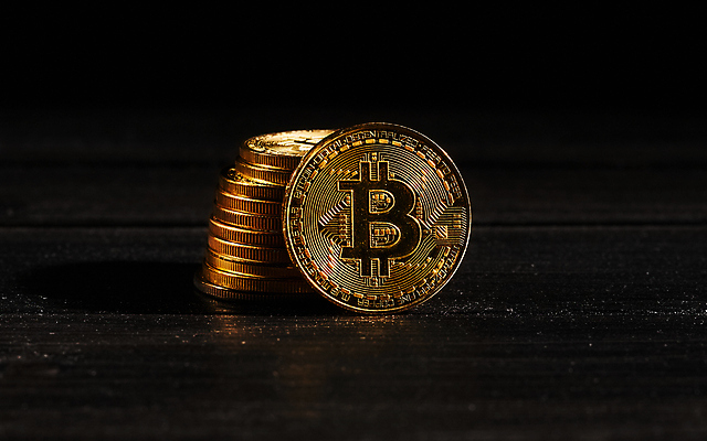 포토 JPG 해외이미지 컨셉 돈 인터넷 사람없음 금융 글로벌 노란색 디지털 동전 검은색 자료 어둠 성장 가을 황금 고급 암호 정상 강의 발굴 심볼 리더 투자 상승 전자 가치 고립 가상 해외포토 계절 컬러 비즈니스 경제 재산 파일형식 이미지허브