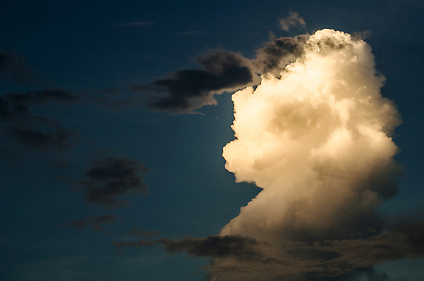 포토 JPG 해외이미지 계절 종교 하늘색 백그라운드 겨울 자연 하늘 날씨 사람없음 야외 파란색 빛 햇빛 태양 뷰티 맑음 봄 흰색 신선 분위기 수분 천국 흐림 산소 오존 해외포토 자연요소 컬러 컨셉 원소 생태계 파일형식 이미지허브