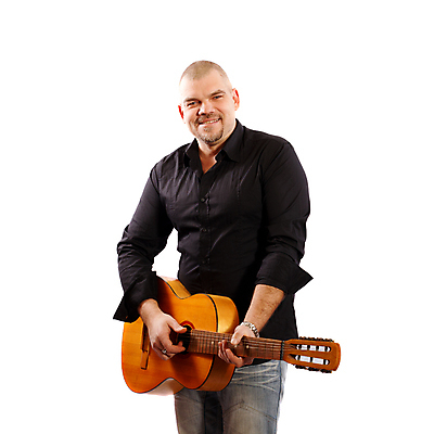 포토 JPG 해외이미지 백인 라이프스타일 남자 행복 음악 중년 노래 놀이 미술 한명 미소 사람 성인 음악가 흰색 기구 기타 기타리스트 고립 뮤지컬 해외포토 서양인 직업 1 감정 컬러 현악기 문화예술 표정 생활 연주자 파일형식 이미지허브