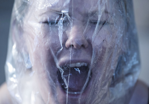 포토 JPG 해외이미지 백인 모델 여자 감정 중년 건강 한명 사람 성인 금발 건강관리 고통 감각 충돌 문제 어려움 위기 심리치료 해외포토 서양인 1 헤어스타일 관리 치료 심리 파일형식 이미지허브