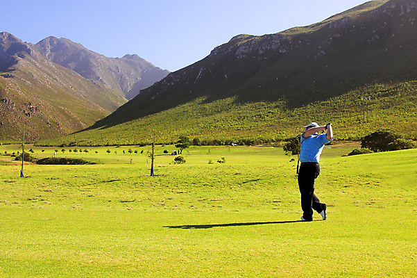 포토 JPG 해외이미지 나무 남자 스포츠 신발 셔츠 골프 바지 공 자연 놀이 하늘 골프공 한명 취미 야외 초록색 파란색 선글라스 노란색 우주 경기장 운전 게임 흰색 운전사 골퍼 목표 강의 연습 사인 그네 클럽 슛 봉 기어 골프티 때리기 스트라이크 캡모자 타격 플레이어 해외포토 식물 직업 모자_잡화 1 안경 컬러 컨셉 상의 스포츠시설 모션 하의 운동선수 골프용품 사람 구기 생태계 파일형식 이미지허브