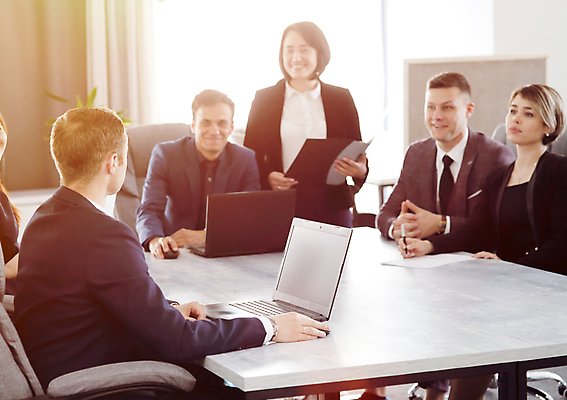 포토 JPG 해외이미지 직업 여자 남자 비즈니스 통신 회의 협력 설계 노동자 아이디어 함께함 대화 앉기 여러명 노트북 컴퓨터 사무실 업무 작업 비즈니스맨 비즈니스우먼 발표 그룹 계획 토론 종업원 동료 경영자 해외포토 다수 컨셉 관계 모션 말하기 사람 전자제품 직장인 리더 파일형식 이미지허브