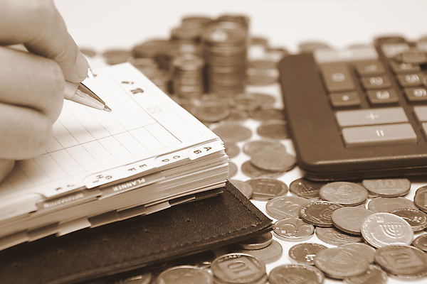 포토 JPG 해외이미지 직업 교육 종이 돈 비즈니스 나선형 사람없음 책 금융 연필 펜 다이어리 동전 쪽지 공책 자료 계산기 기록 반지 작업 계획 보고서 페이지 바인더 마케팅 설명서 해외포토 컨셉 무늬 장신구 문구용품 학용품 경제 필기구 사무용품 장비 재산 파일형식 이미지허브