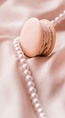 포토 JPG 해외이미지 디저트 실내 사람없음 달콤 실크 진주 마카롱 분홍색배경 해외포토 음식 분홍색 백그라운드 내부 직물 맛 보석 파일형식 이미지허브