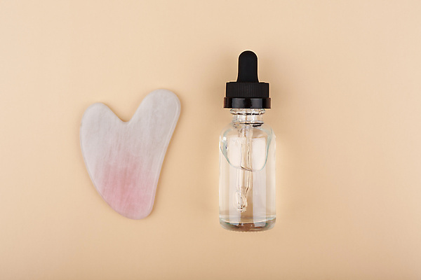 포토 JPG 해외이미지 실내 사람없음 하이앵글 화장품 돌_바위 하트 피부관리 스크럽 에센스 베이지색배경 해외포토 모양 뷰포인트 백그라운드 내부 뷰티 베이지색 파일형식 이미지허브