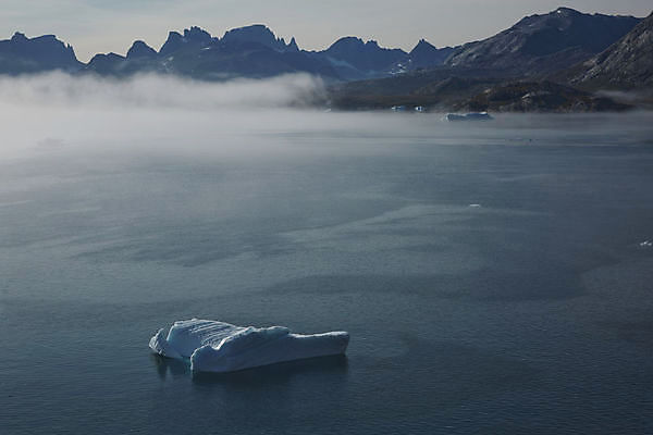 포토 JPG 해외이미지 공원 바다 여행 겨울 자연 하늘 휴가 산 파노라마 노르웨이 사람없음 야외 물 파란색 반사 환경 냉동 얼음 소리 만 황무지 크루즈 북극 빙하 북쪽 대서양 알래스카 그린란드 왕자 해외포토 자연요소 계절 공공시설 유럽 컬러 섬 배_교통 촬영기법 덴마크 미국 극지방 방향 생태계 파일형식 이미지허브