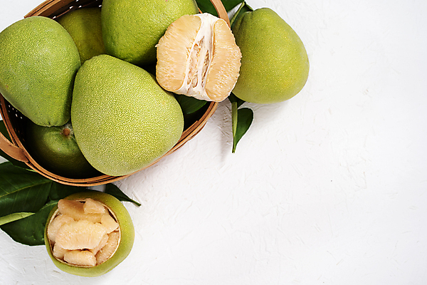 포토 JPG 해외이미지 잎 단면 실내 사람없음 바구니 껍질 자몽 흰배경 담기 슬라이스 해외포토 식물 백그라운드 과일 모션 내부 흰색 파일형식 이미지허브