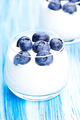 포토 JPG 해외이미지 열매 음료 음식 다이어트 과일 유리 디저트 건강 사람없음 파란색 냉동 얼음 우유 추위 흰색 신선 칵테일 액체 달콤 맛 아침식사 상품 시원함 먹기 크림 상쾌 블루베리 요거트 쉐이크 떨림 고립 요구르트 채식주의자 맛있는 해외포토 자연요소 식물 감정 컬러 컨셉 모션 재질 유제품 주류 식사 채식 파일형식 이미지허브