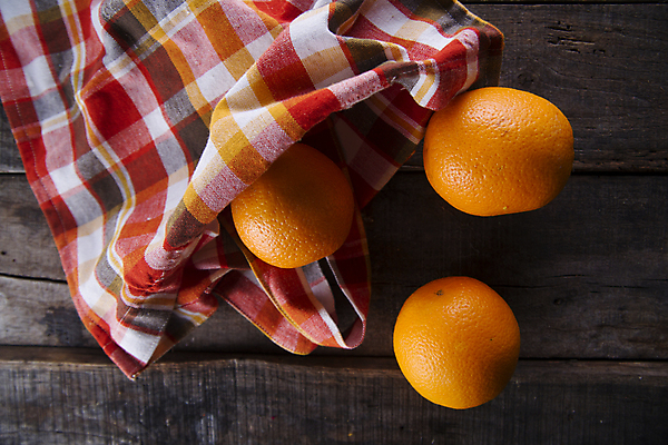 포토 JPG 해외이미지 귤 실내 사람없음 식탁보 세개 나무배경 해외포토 백그라운드 과일 3 내부 파일형식이미지허브 