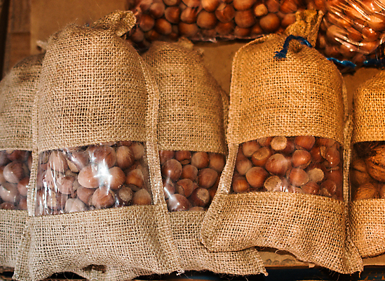 포토 JPG 해외이미지 실내 사람없음 여러개 견과류 담기 자루 헤이즐넛 해외포토 다수 모션 내부 파일형식 이미지허브