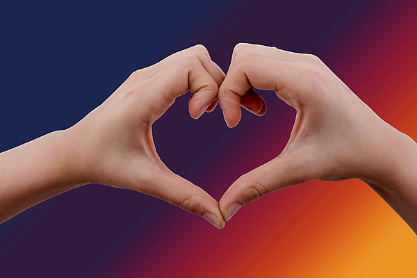 포토 JPG 해외이미지 손 행복 사랑 신체부위 하트 보여주기 그라데이션 손하트 해외포토 모양 감정 모션 사람 손짓 파일형식 이미지허브