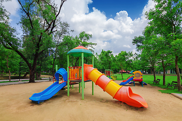 포토 JPG 해외이미지 공원 놀이 사람없음 야외 컬러풀 장난감 운동 장비 미끄럼틀 놀이터 플라스틱 방콕 땅바닥 해외포토 공공시설 컬러 태국 재질 바닥 건강 놀이기구 파일형식 이미지허브