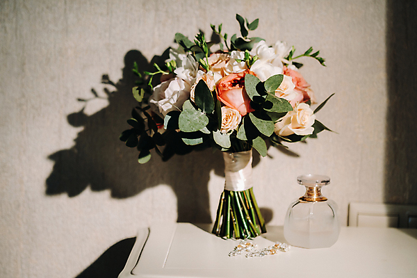 포토 JPG 해외이미지 꽃 부케 결혼식 실내 사랑 사람없음 축하 해외포토 식물 감정 꽃다발 결혼 컨셉 내부 파일형식 이미지허브