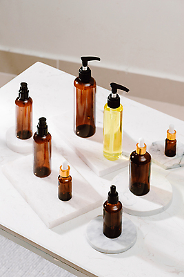 포토 JPG 해외이미지 실내 사람없음 뷰티 피부관리 샴푸 단상 공병 샤워용품 샴푸용기 앰플 브랜딩 해외포토 생활용품 내부 위생용품 용기_그릇 병_담는 파일형식 이미지허브