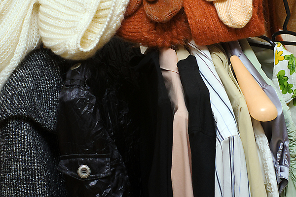 포토 JPG 해외이미지 모자 옷 겨울 바지 매달리기 사람없음 장롱 옷걸이 해외포토 잡화 계절 가구 모션 하의 파일형식 이미지허브