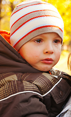 포토 JPG 해외이미지 백인 1 응시 남자 감정 얼굴 어린이 한명 소년 머리 외침 고통 슬픔 표현 아기 좌절 울음 작음 눈물 불행 걸음마 우울증 해외포토 서양인 시선 컨셉 모션 표정 사람 신체부위 소리 질병 크기 파일형식 이미지허브