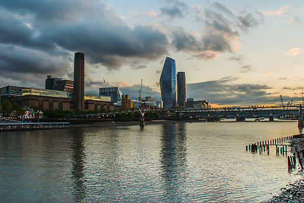 포토 JPG 해외이미지 주간 구름 하늘 사람없음 야외 강 도시풍경 일몰 템스강 해외포토 자연요소 잉글랜드 풍경 노을 도시 파일형식 이미지허브
