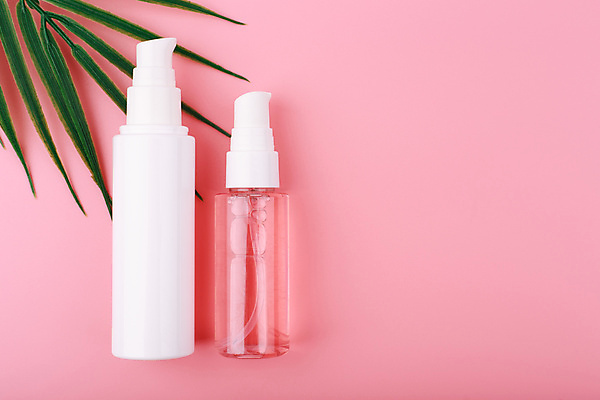 포토 JPG 해외이미지 잎 실내 사람없음 하이앵글 뷰티 화장품 피부관리 스킨케어 카피스페이스 분홍색배경 해외포토 식물 뷰포인트 분홍색 백그라운드 내부 공백 파일형식 이미지허브