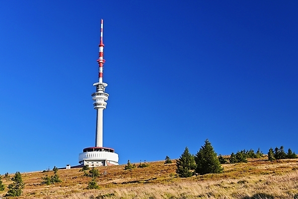 포토 JPG 해외이미지 유럽 여행 겨울 건축양식 통신 자연 하늘 산 안테나 풍경 사람없음 야외 건물 초록색 여름 파란색 여행객 탑 맑음 텔레비전 하이킹 추위 가을 숲 언덕 체코 송신기 절정 모라비아 해외포토 건축물 계절 건축 나라 컬러 레저 날씨 사람 전자제품 생태계 파일형식 이미지허브