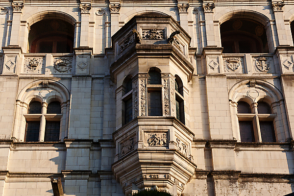 포토 JPG 해외이미지 유럽 중년 여행 건축양식 창문 휴가 풍경 사람없음 건물 맑음 프랑스 도시 센터 중세 역사 재산 아치 장면 옛날 해외포토 건축물 건축 나라 날씨 성인 금융 파일형식 이미지허브