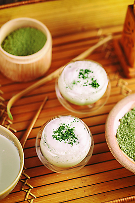 포토 JPG 해외이미지 실내 사람없음 컵 거품 사발 녹차 녹차가루 녹차라떼 말차 말차라떼 해외포토 식기 내부 차_음료 사기그릇 가루 라떼 파일형식 이미지허브