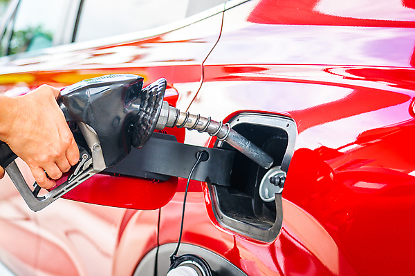 포토 JPG 해외이미지 주간 손 자동차 들기 야외 신체부위 주유기 넣기 주유구 주유건 해외포토 자연요소 육상교통 모션 사람 기계 주유 파일형식 이미지허브