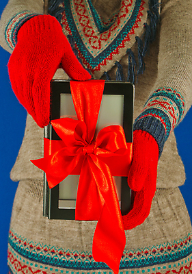 포토 JPG 해외이미지 여자 교육 리본 크리스마스 휴가 선물 사람없음 책 독서 디지털 장비 정보 전자책 중앙 무선전화기 교과서 문학 페이지 해외포토 기념일 교재 사람 전화기 파일형식 이미지허브