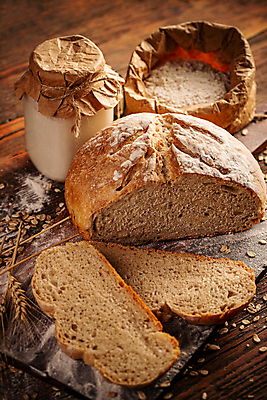포토 JPG 해외이미지 빵 사람없음 종이봉투 우유 밀가루 곡물빵 나무배경 해외포토 음식 백그라운드 봉투 유제품 가루 파일형식 이미지허브