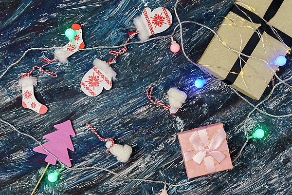 포토 JPG 해외이미지 나무 계절 리본 백그라운드 크리스마스 겨울 휴가 새로움 선물 사람없음 장식 빨간색 초록색 빛 쇼핑 상자 화환 어둠 놀람 축하 인사 오픈 신용카드 황금 연도 마법 전나무 해외포토 식물 기념일 꽃 감정 컬러 컨셉 표정 금융 예절 파일형식 이미지허브