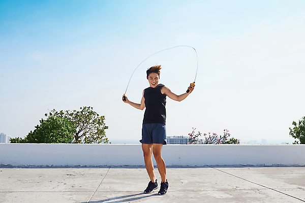 포토 JPG 해외이미지 전신 남자 한명 웃음 성인 옆모습 점프 즐거움 줄넘기 유산소운동 성인남자한명만 해외포토 1 감정 뷰포인트 모션 표정 사람 운동 남자한명만 성인남자만 파일형식 이미지허브