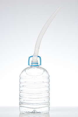 포토 JPG 스튜디오촬영 사람없음 사회이슈 흰배경 호스 기름통 디젤 품절 요소수 국내포토 백그라운드 컨셉 실내 통 쇼핑 흰색 파일형식