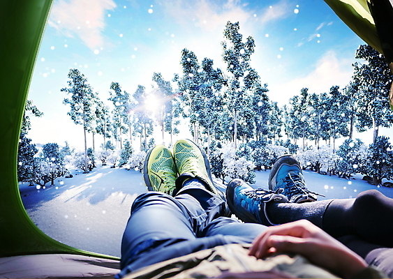 PSD 나무 구름 편집이미지 여자 남자 운동화 겨울 하늘 휴식 텐트 20대 성인 두명 눕기 햇빛 캠핑 한국인 하반신 눈내림 성인만 겨울풍경 겨울캠프 눈덮임 이미지편집 자연요소 식물 계절 신발 컨셉 모션 레저 눈_날씨 캠핑도구 사람 동양인 풍경 청년 태양 파일형식