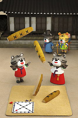 전신 PSD 편집 편집이미지 여러마리 지팡이 3D캐릭터 기와집 서기 사람없음 3D 전통놀이 호랑이띠 호랑이 던지기 윷 윷놀이 한복 디지털합성 돗자리 호랑이캐릭터 지게 윷판 편집소스 2022년 임인년 흑호 편집3D 갓모자 캐릭터 모자_잡화 한국전통 전통 동물캐릭터 다수 포유류 모션 놀이 한옥 전통소품 십이지신 전통의상 연도 파일형식