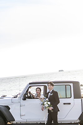 포토 JPG 주간 응시 여자 남자 바다 부케 여행 웨딩드레스 결혼 자동차 사랑 미소 들기 정장 턱시도 상반신 20대 성인 야외 두명 옆모습 30대 제주도 한국인 잡기 차안 신랑신부 자동차핸들 성인만 수평선 웨딩촬영 국내포토 자연요소 시선 드레스 옷 감정 신부_웨딩 육상교통 뷰포인트 꽃다발 신랑 모션 한국 표정 사람 동양인 이벤트 청년 장년 핸들 기념사진 파일형식