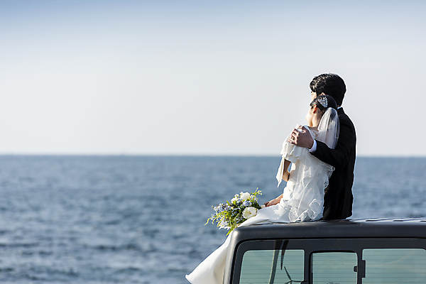 포토 JPG 주간 응시 여자 남자 바다 부케 여행 웨딩드레스 결혼 안기 자동차 사랑 들기 앉기 정장 턱시도 상반신 20대 성인 야외 두명 뒷모습 30대 제주도 기댐 한국인 신랑신부 성인만 수평선 어깨에손 웨딩촬영 국내포토 자연요소 시선 드레스 옷 감정 신부_웨딩 육상교통 뷰포인트 꽃다발 신랑 모션 한국 사람 동양인 이벤트 청년 장년 기념사진 파일형식