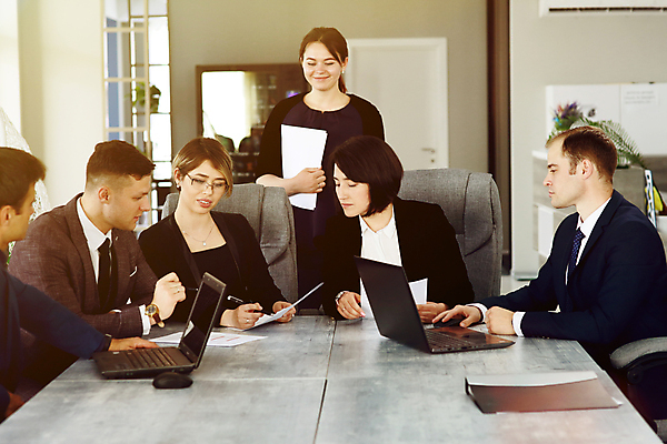 포토 JPG 해외이미지 직업 여자 남자 비즈니스 통신 회의 협력 설계 노동자 아이디어 함께함 대화 앉기 여러명 노트북 컴퓨터 사무실 업무 작업 비즈니스맨 비즈니스우먼 발표 그룹 계획 토론 종업원 동료 경영자 해외포토 다수 컨셉 관계 모션 말하기 사람 전자제품 직장인 리더 파일형식 이미지허브