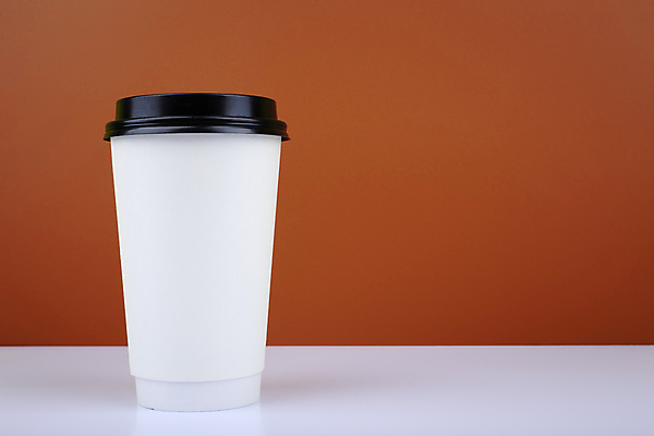 포토 JPG 해외이미지 실내 사람없음 테이크아웃컵 카피스페이스 갈색배경 해외포토 백그라운드 내부 컵 갈색 공백 파일형식 이미지허브