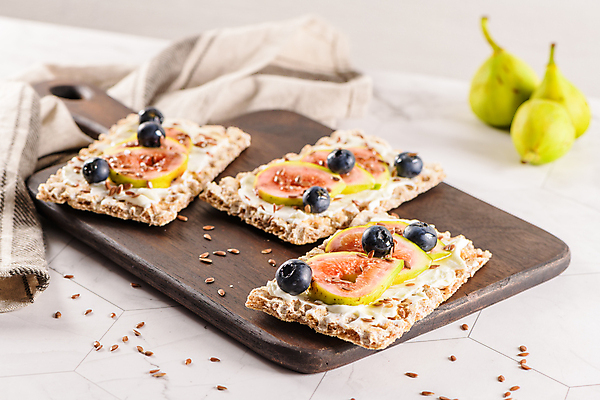 포토 JPG 해외이미지 사람없음 카나페 블루베리 대리석 무화과 나무도마 크림치즈 타일바닥 플레이팅 해외포토 과일 재료 치즈 바닥 도마 서양음식 목재 상차림 파일형식 이미지허브