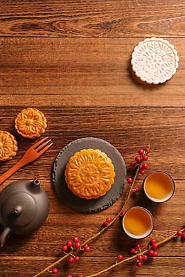 포토 JPG 해외이미지 열매 디저트 실내 사람없음 하이앵글 찻잔 찻주전자 나무포크 월병 나무배경 해외포토 식물 음식 뷰포인트 백그라운드 포크 주전자 잔 내부 과자 중국전통 파일형식 이미지허브