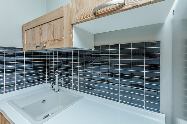 포토 JPG 해외이미지 1 디자인 가구 새로움 아파트 주택 실내 사람없음 내부 장식 물 빛 금속 주방 목욕 방 장비 욕실 흰색 고급 빨래 믹서 묘사 싱크대 수도꼭지 화장실 대야 고립 위생관리 정리함 철강 스타일 해외포토 자연요소 컬러 생활용품 컨셉 가사 재질 관리 건물 청결 개수대 파일형식 이미지허브