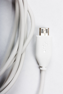 포토 JPG 해외이미지 백그라운드 이동 인터넷 통신 놀이 버스 기술 사람없음 야외 전자제품 컴퓨터 금속 디지털 자료 장비 운전 정보 흰색 네트워크 플러그 코드 전기에너지 연결 접속 플라스틱 USB 오브젝트 속도 전자 철사 포트 인터페이스 하드웨어 해외포토 육상교통 컬러 컨셉 모션 재질 대중교통 에너지 파일형식 이미지허브