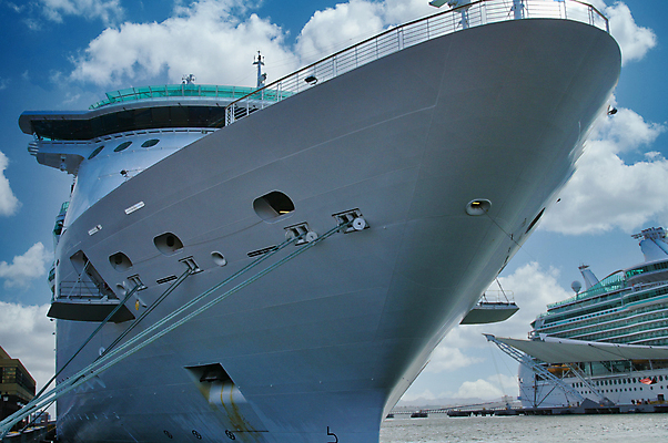 포토 JPG 해외이미지 바다 여행 교통시설 휴가 휴식 항해 사람없음 여행객 보트 고급 큼 크루즈 갑판 승객 포트 해외포토 교통 컨셉 배_교통 사람 크기 시설 파일형식 이미지허브