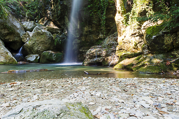 포토 JPG 해외이미지 나무 여행 모션 자연 이끼 사람없음 야외 초록색 물 관광지 강 환경 봄 폭포 하이킹 흐름 탐험 소용돌이 신선 개울 숲 그리스 자연백그라운드 내추럴 파라다이스 스플래쉬 해외포토 자연요소 식물 계절 유럽 컬러 백그라운드 컨셉 레저 회오리 생태계 파일형식 이미지허브