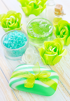 포토 JPG 해외이미지 꽃 리본 사람없음 초록색 스파 스파용품 비누 유리그릇 아로마테라피 입욕소금 해외포토 식물 그릇 컬러 유리 위생용품 미용용품 오브젝트 소금 테라피 파일형식 이미지허브