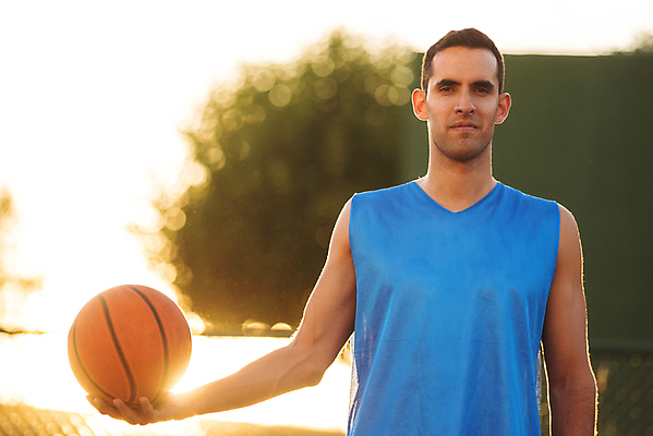 포토 JPG 해외이미지 백인 라이프스타일 손 남자 스포츠 포즈 백그라운드 신체 공 놀이 거리 농구 건강 한명 사람 성인 야외 운동 태양 바구니 일출 황혼 일몰 경쟁 기쁨 게임 잡기 체육관 점수 법정 운동가 플레이어 해외포토 자연요소 서양인 1 감정 컨셉 모션 생활 신체부위 구기 노을 파일형식 이미지허브