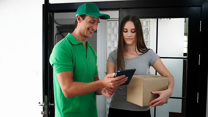 포토 JPG 해외이미지 백인 직업 라이프스타일 여자 남자 종이 음식 백그라운드 유니폼 가방 비즈니스 출입구 주택 피자 실내 서기 미소 사람 성인 야외 두명 상자 문 식사 표현 잡기 업무 작업 배달원 컨테이너 고객 배송 서비스 속도 주기 패키지 질서 획득 점심식사 성인남자만 제의 해외포토 서양인 잡화 옷 산업 모션 패스트푸드 서양음식 표정 내부 건물 생활 예절 남자만 성인만 파일형식 이미지허브