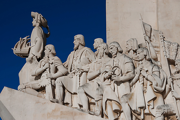포토 JPG 해외이미지 유럽 조각 여행 건축양식 사람 풍경 사람없음 건물 숫자 탑 맑음 바위 운명 도시 역사 포르투갈 타운 리스본 옛날 해외포토 문자 건축물 건축 나라 날씨 돌_바위 파일형식 이미지허브